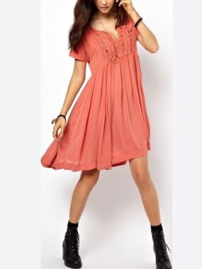 Free People Embellished Boho Babydoll Mini Dress Sz XS Coral Pockets Festival